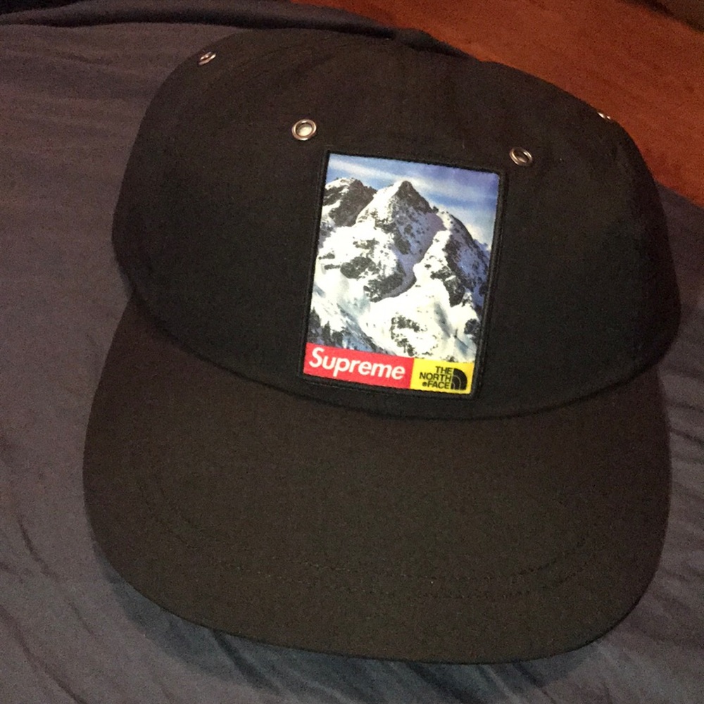 Supreme X North Face Black Hat - Picture 2 of 5